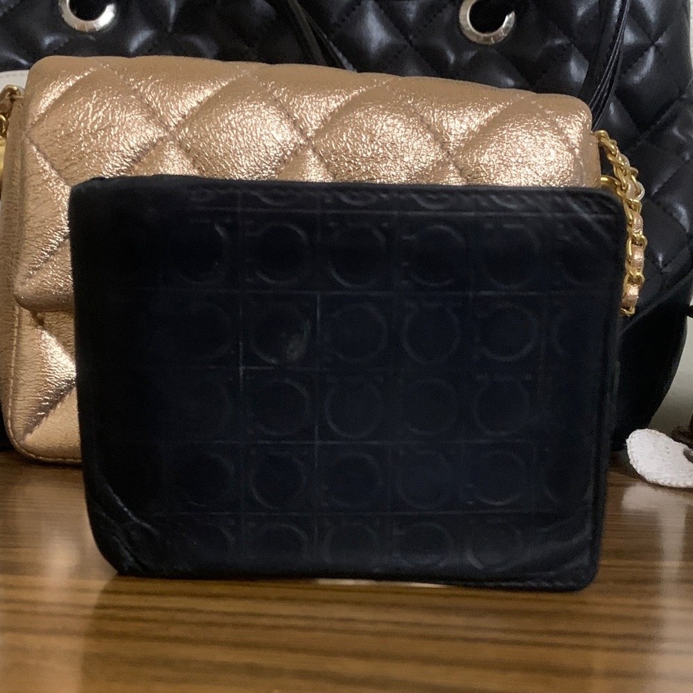 Ferragamo black leather logo wallet rehab